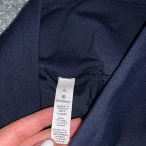 navy lululemon yoga pants